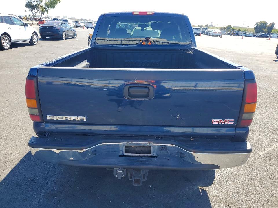 Продажа на аукционе авто 2004 Gmc New Sierra, vin: 2GTEC19T341383572, номер лота: 52684016