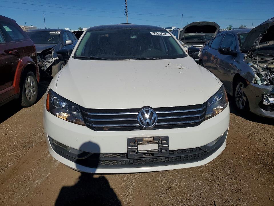 53263756 :رقم المزاد ، 1VWBS7A33EC115361 vin ، 2014 Volkswagen Passat مزاد بيع