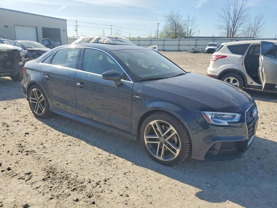 Продажа на аукционе авто 2018 Audi A3, vin: WAUJ8GFF4J1057988, номер лота: 51770696