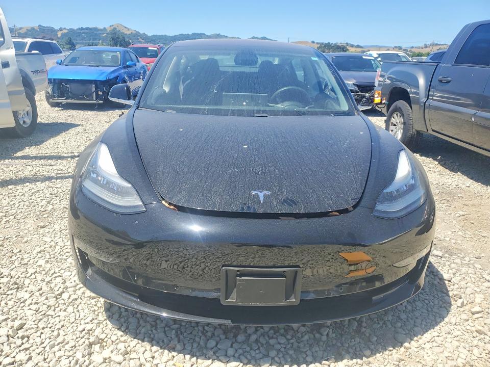 53825686 :رقم المزاد ، 5YJ3E1EA3JF034524 vin ، 2018 Tesla Model 3 مزاد بيع
