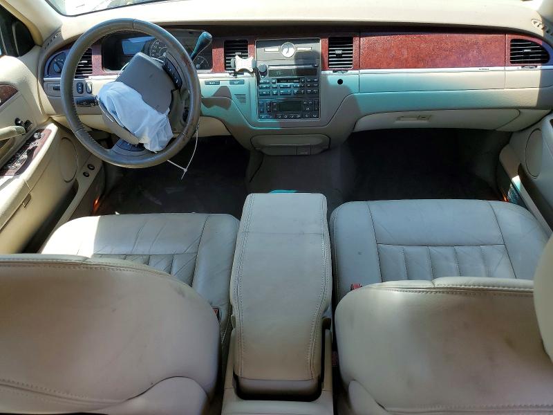Auction sale of the 2005 Lincoln Town Car, vin: 1LNHM81W65Y642493, lot number: 53322176