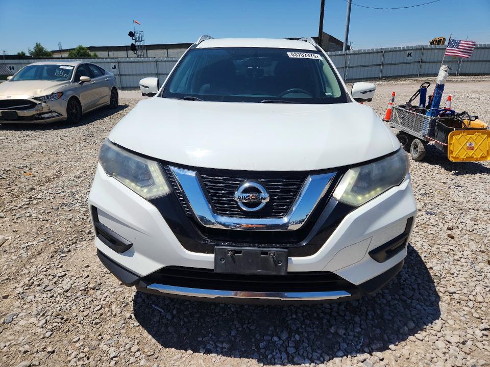 2017 Nissan Rogue მანქანა იყიდება აუქციონზე, vin: KNMAT2MV5HP569300, აუქციონის ნომერი: 53702976