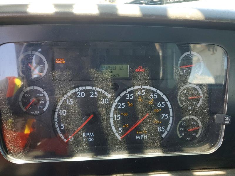 2004 Sterling Truck Lt9500 მანქანა იყიდება აუქციონზე, vin: 2FZHAZCV04AM45698, აუქციონის ნომერი: 53730216