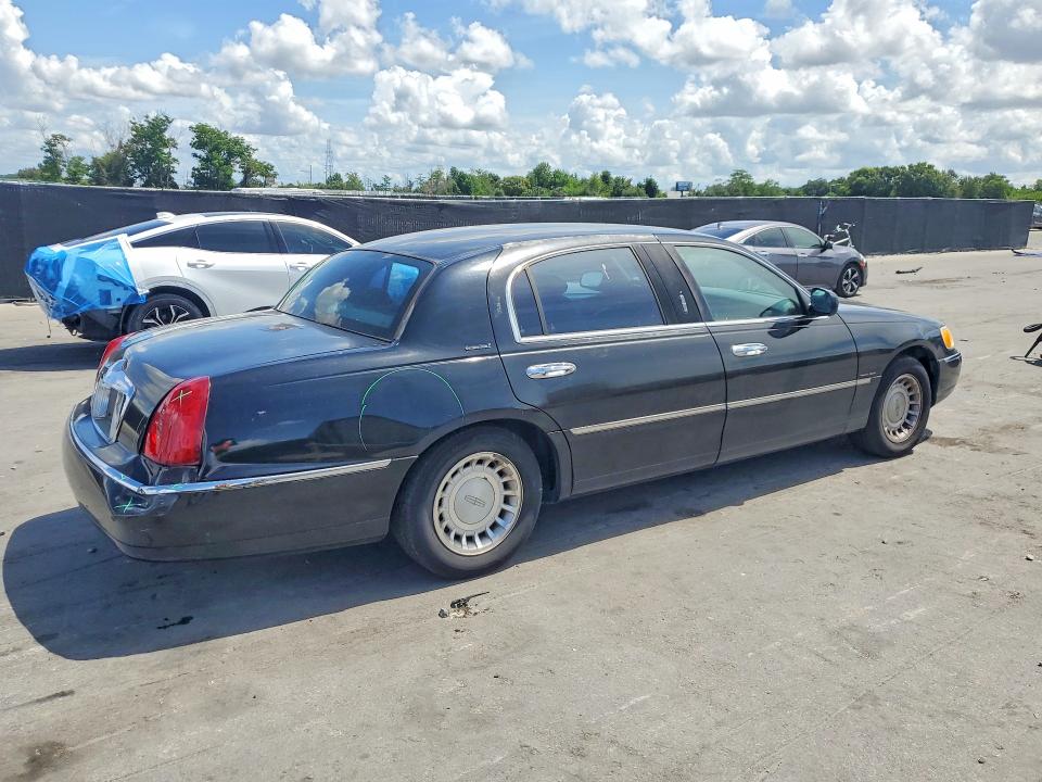 Продаж на аукціоні авто 2001 Lincoln Town Car, vin: 1LNHM84W31Y637161, номер лоту: 54017476