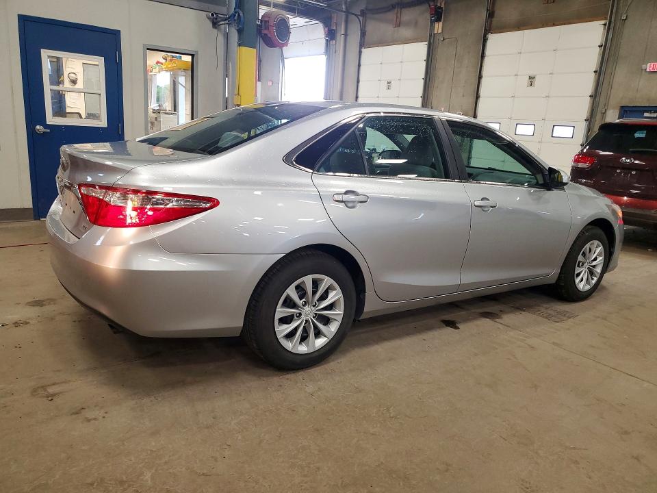 52848666 :رقم المزاد ، 4T1BF1FK1HU276371 vin ، 2017 Toyota Camry مزاد بيع