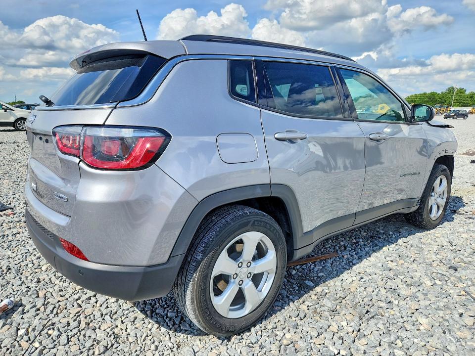 52477706 :رقم المزاد ، 3C4NJCBBXJT181938 vin ، 2018 Jeep Compass مزاد بيع