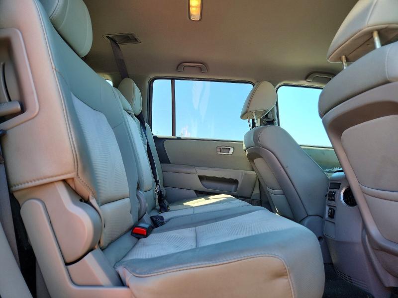 51836226 :رقم المزاد ، 5FNYF4H2XFB038666 vin ، 2015 Honda Pilot مزاد بيع