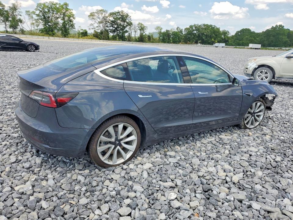 54470996 :رقم المزاد ، 5YJ3E1EA4JF059108 vin ، 2018 Tesla Model 3 مزاد بيع