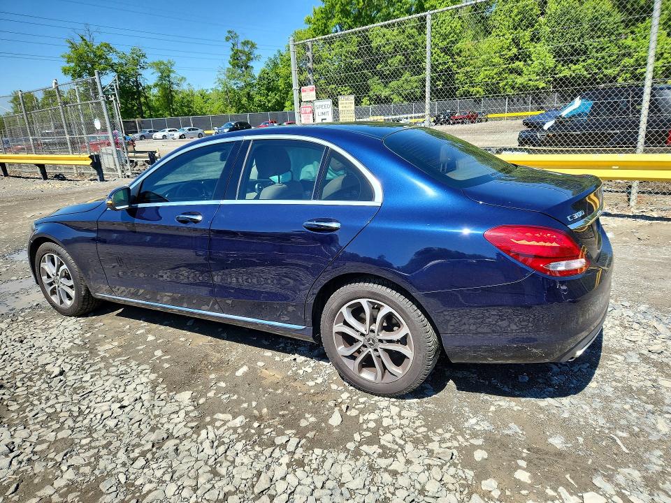 53310106 :رقم المزاد ، WDDWF4KB5HR291431 vin ، 2017 Mercedes-benz C مزاد بيع