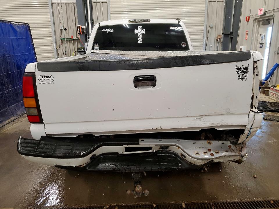 Продажа на аукционе авто 2005 Gmc New Sierra, vin: 2GTEK19B551185961, номер лота: 52745676