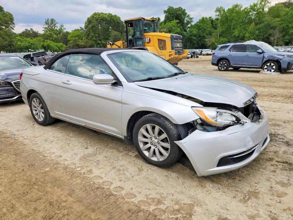 53359106 :رقم المزاد ، 1C3BCBEBXCN121975 vin ، 2012 Chrysler 200 مزاد بيع