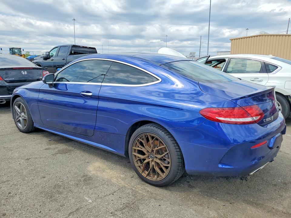 52424996 :رقم المزاد ، WDDWJ4KB5HF417481 vin ، 2017 Mercedes-benz C مزاد بيع