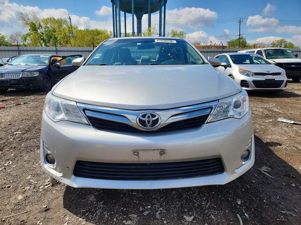 41630936 :رقم المزاد ، 4T4BF1FK4ER414955 vin ، 2014 Toyota Camry مزاد بيع