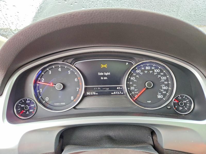 Продажа на аукционе авто 2017 Volkswagen Touareg, vin: WVGGF7BP5HD004982, номер лота: 52522296
