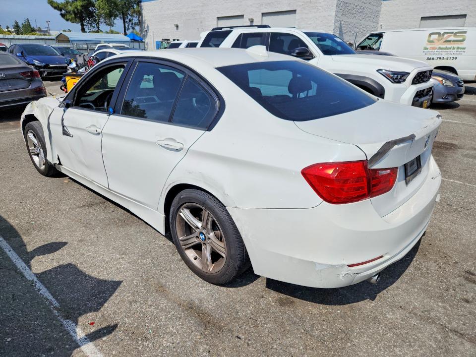 2015 Bmw 320 მანქანა იყიდება აუქციონზე, vin: WBA3B1G53FNT07900, აუქციონის ნომერი: 53740636