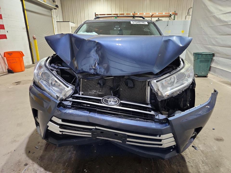 2018 Toyota Highlander მანქანა იყიდება აუქციონზე, vin: 5TDBZRFH0JS860253, აუქციონის ნომერი: 51549746