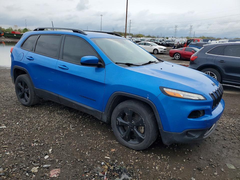 46778226 :رقم المزاد ، 1C4PJLCB7JD540482 vin ، 2018 Jeep Cherokee مزاد بيع