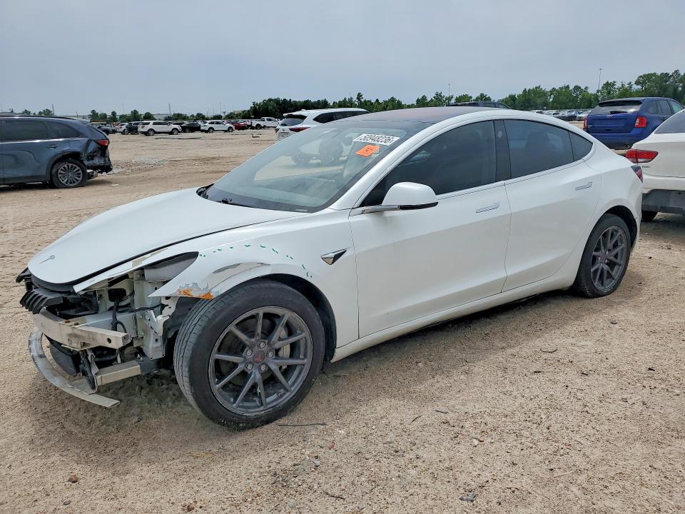50948236 :رقم المزاد ، 5YJ3E1EA4JF051932 vin ، 2018 Tesla Model 3 مزاد بيع