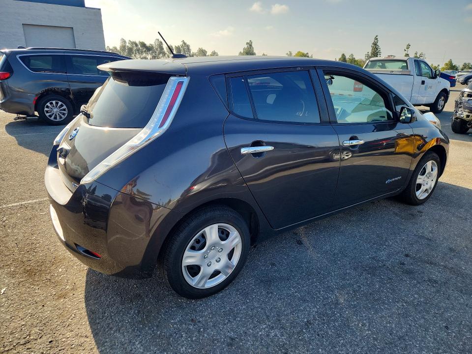 53652706 :رقم المزاد ، 1N4BZ0CP2HC301571 vin ، 2017 Nissan Leaf مزاد بيع
