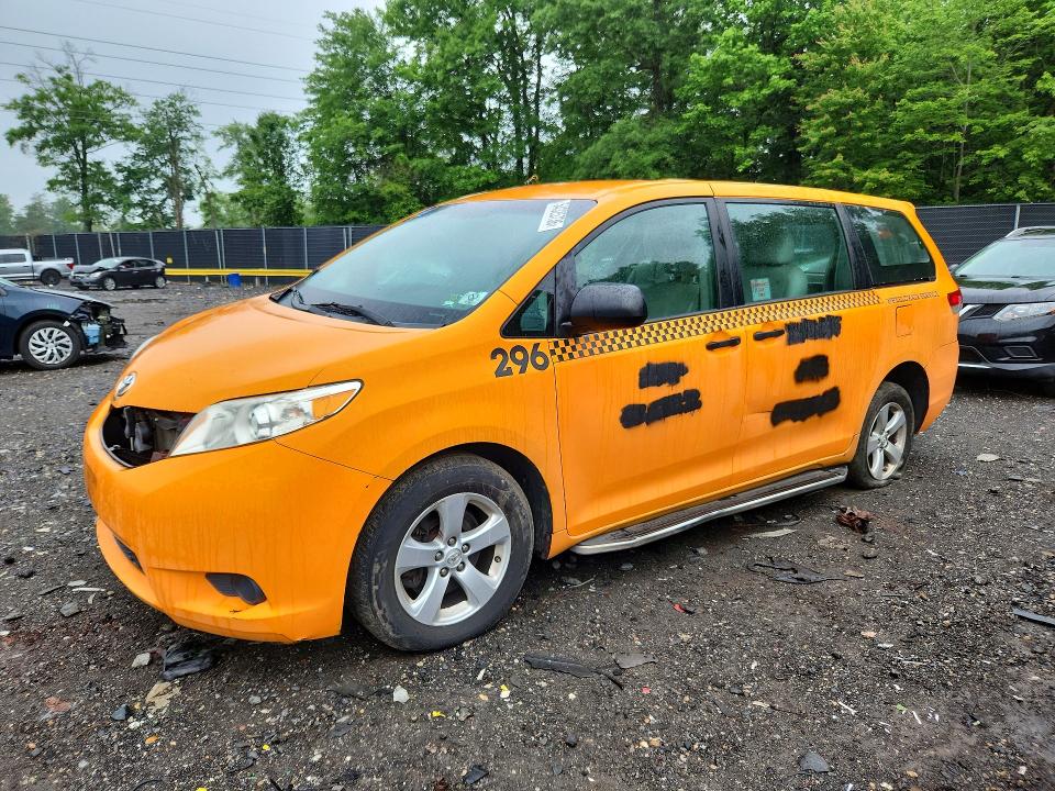2014 Toyota Sienna მანქანა იყიდება აუქციონზე, vin: 5TDZK3DC7ES461904, აუქციონის ნომერი: 54325736