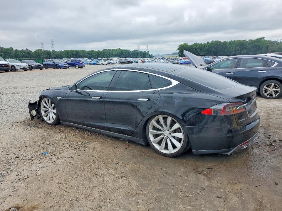 54160696 :رقم المزاد ، 5YJSA1CN6DFP15634 vin ، 2013 Tesla Model S مزاد بيع