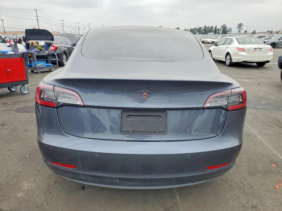 53546576 :رقم المزاد ، 5YJ3E1EAXNF353179 vin ، 2022 Tesla Model 3 مزاد بيع