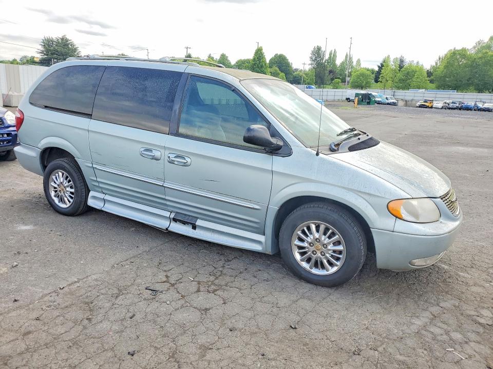 Auction sale of the 2002 Chrysler Town & Country, vin: 2C8GP64L82R550488, lot number: 52531456