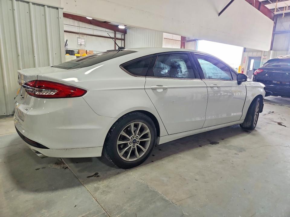 54352966 :رقم المزاد ، 3FA6P0H78HR186539 vin ، 2017 Ford Fusion مزاد بيع