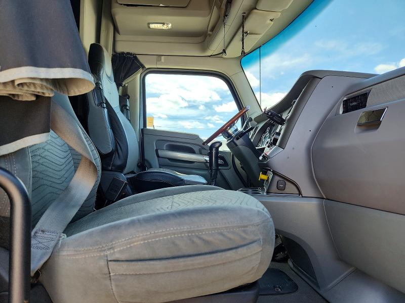 52378636 :رقم المزاد ، 1XKYDP9X8FJ461941 vin ، 2015 Kenworth T680 مزاد بيع