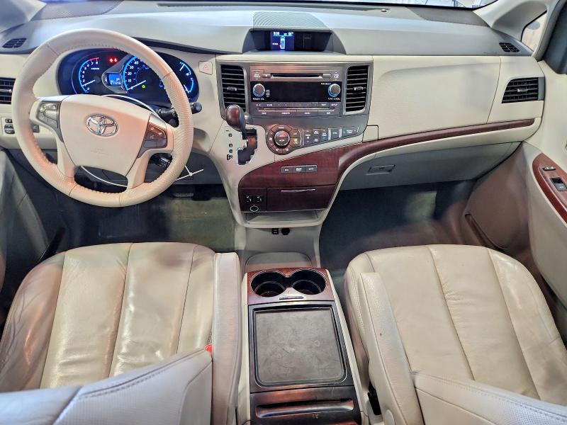 53902066 :رقم المزاد ، 5TDYK3DC3CS240745 vin ، 2012 Toyota Sienna مزاد بيع