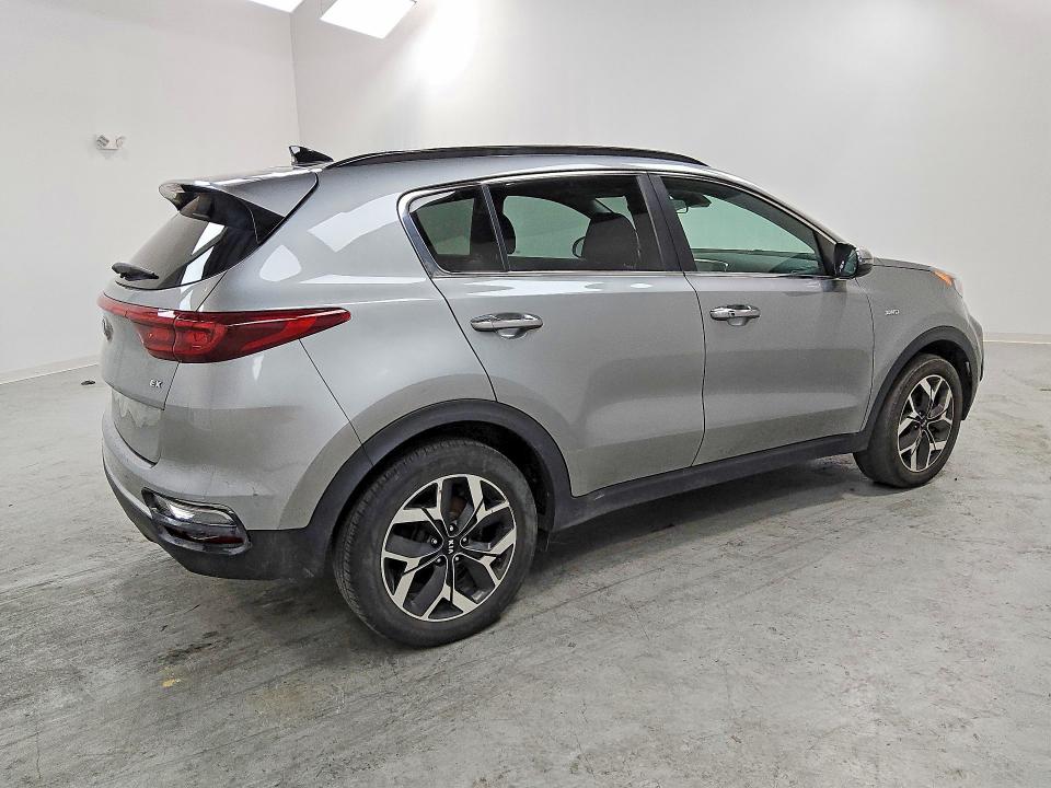 Продажа на аукционе авто 2022 Kia Sportage, vin: KNDPNCAC1N7985742, номер лота: 51463256