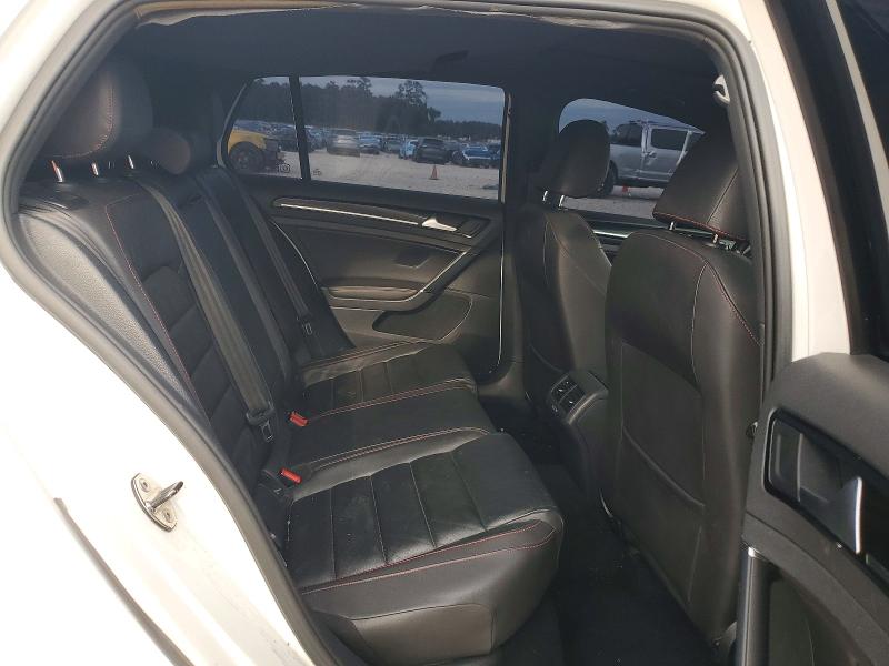 Продажа на аукционе авто 2015 Volkswagen Gti, vin: 3VW4T7AU1FM051898, номер лота: 54295996