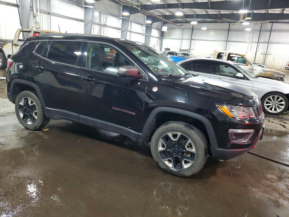 54914516 :رقم المزاد ، 3C4NJDDB6JT262731 vin ، 2018 Jeep Compass مزاد بيع