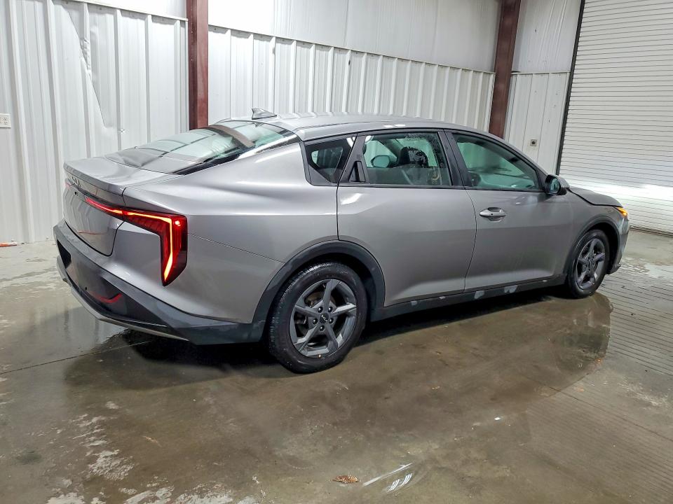 Продажа на аукционе авто 2025 Kia K4, vin: 3KPFT4DE1SE042931, номер лота: 52775796