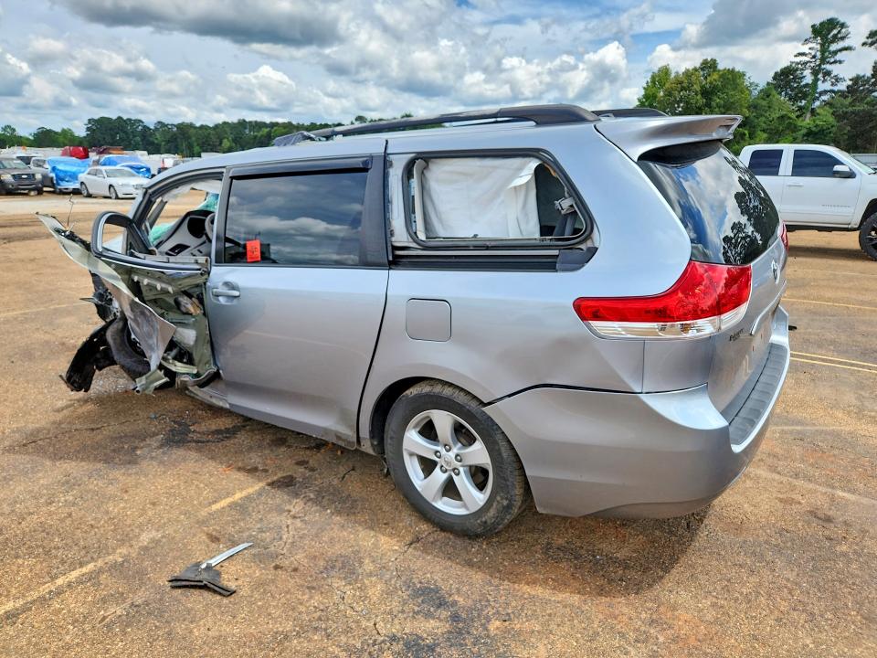 Продажа на аукционе авто 2011 Toyota Sienna, vin: 5TDKK3DC0BS060188, номер лота: 55002716