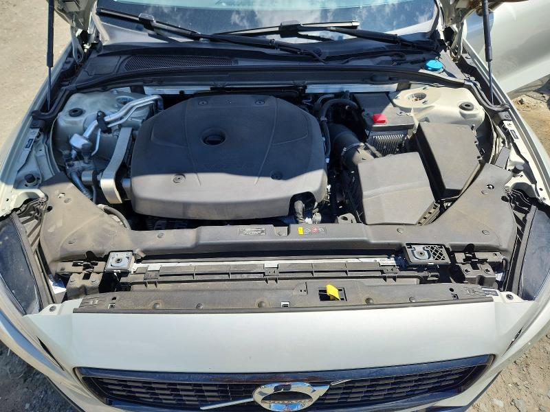 53841776 :رقم المزاد ، 7JR102TZ2MG107821 vin ، 2021 Volvo S60 مزاد بيع