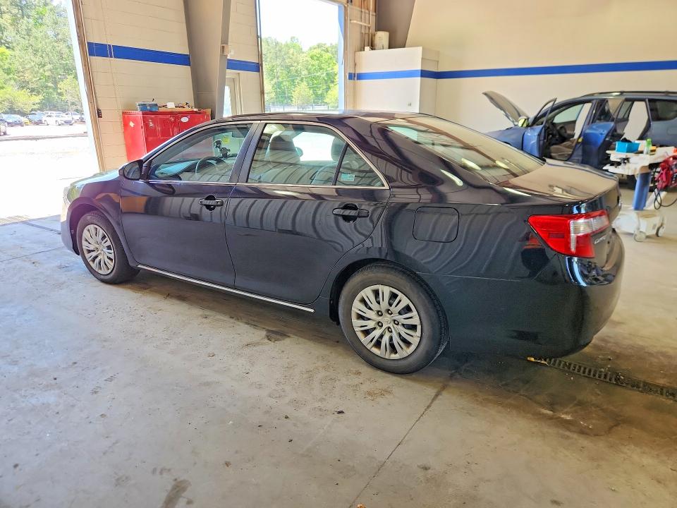 54753826 :رقم المزاد ، 4T4BF1FK6CR228234 vin ، 2012 Toyota Camry مزاد بيع