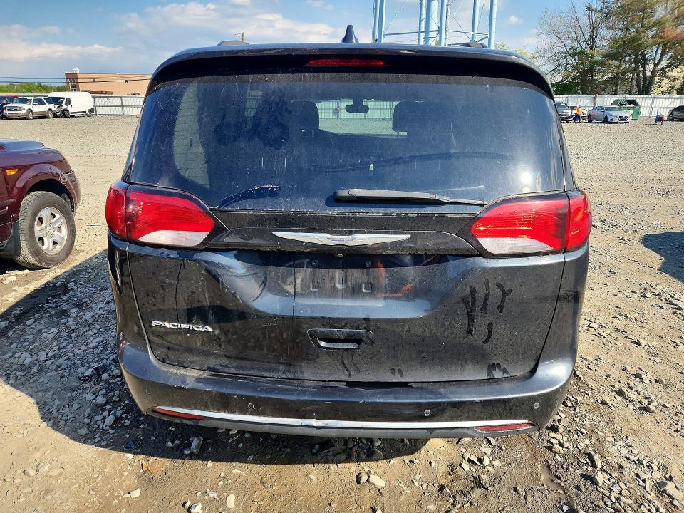 53075046 :رقم المزاد ، 2C4RC1BG6HR642352 vin ، 2017 Chrysler Pacifica مزاد بيع