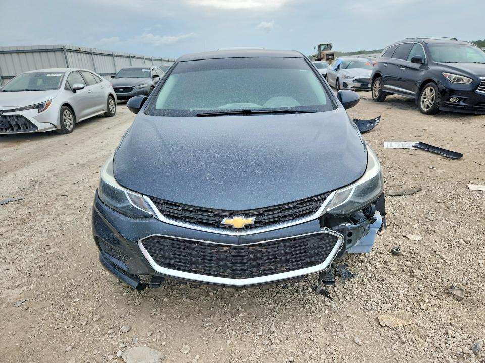 51922726 :رقم المزاد ، 1G1BE5SM8H7278695 vin ، 2017 Chevrolet Cruze مزاد بيع