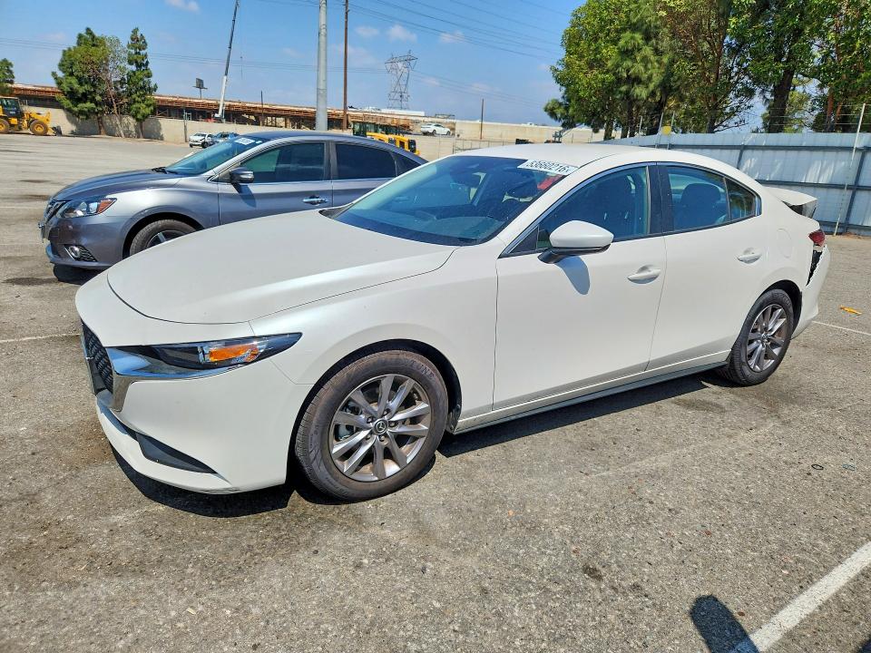 53660216 :رقم المزاد ، 3MZBPAAL8NM301538 vin ، 2022 Mazda 3 مزاد بيع