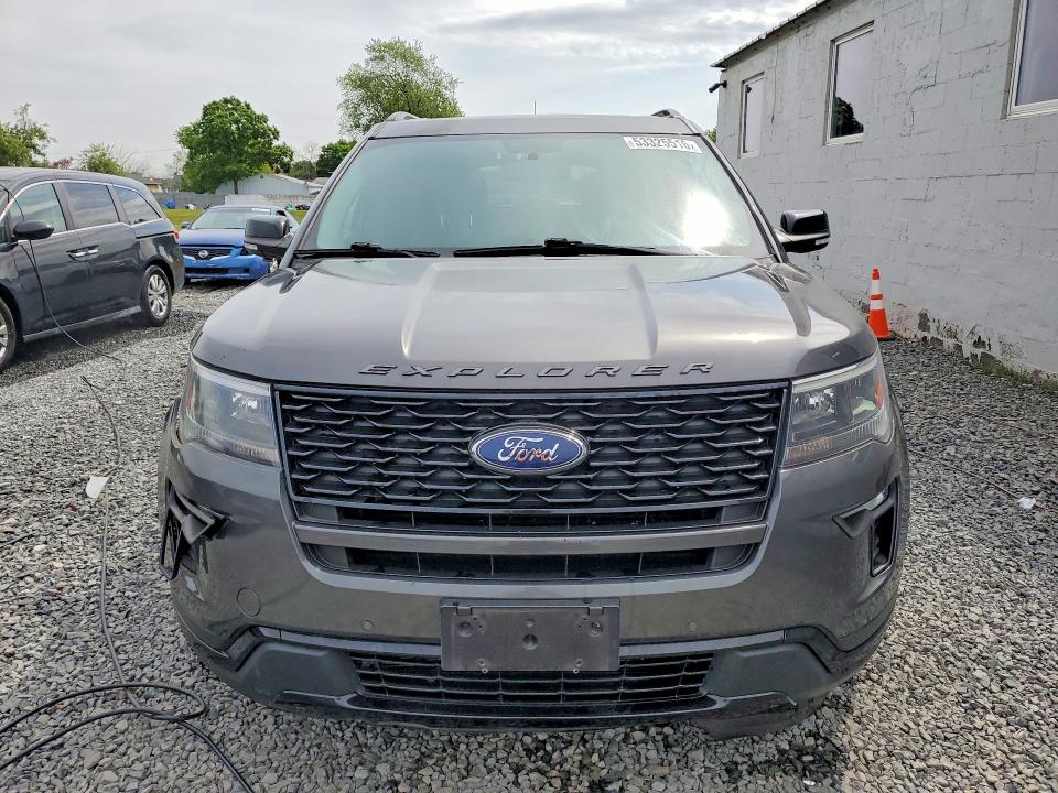 53325516 :رقم المزاد ، 1FM5K8GT1JGC50866 vin ، 2018 Ford Explorer مزاد بيع