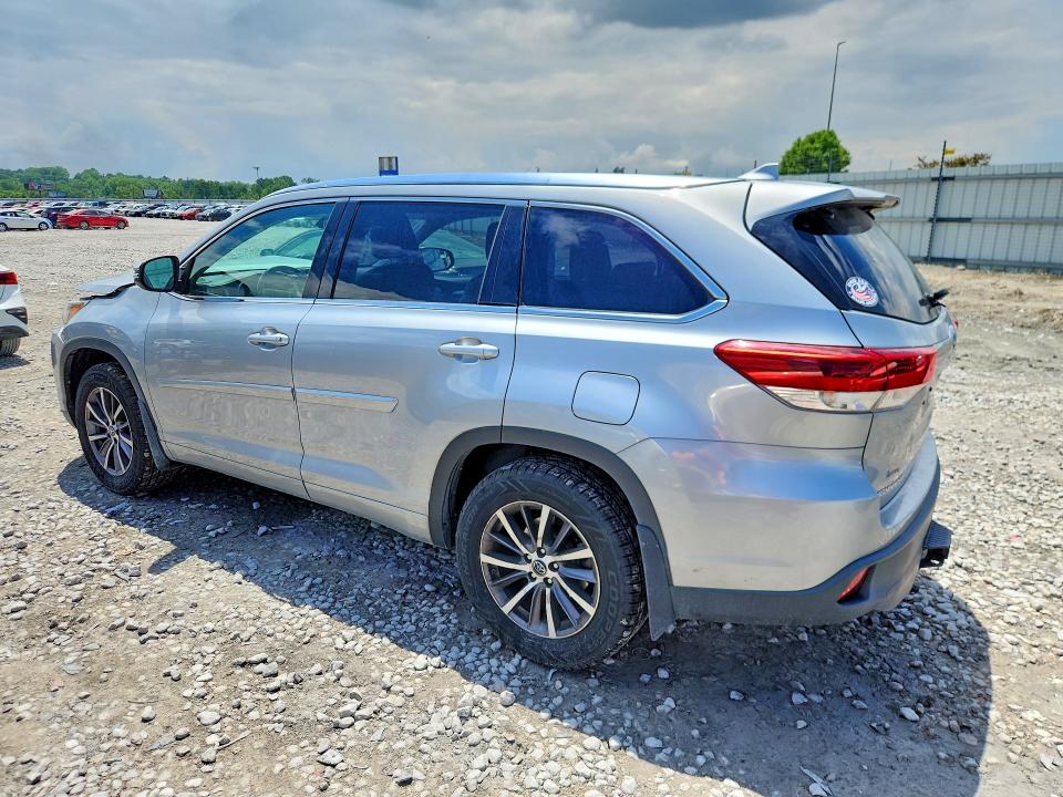 2017 Toyota Highlander მანქანა იყიდება აუქციონზე, vin: 5TDJZRFH9HS428539, აუქციონის ნომერი: 54865996