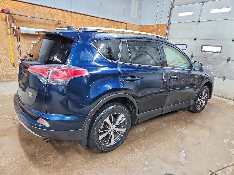 2018 Toyota Rav4 მანქანა იყიდება აუქციონზე, vin: JTMRFREV6JD243191, აუქციონის ნომერი: 53384216