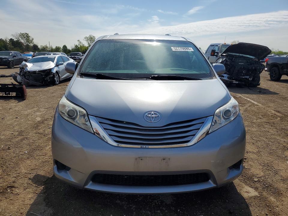 52770686 :رقم المزاد ، 5TDKK3DC6FS590901 vin ، 2015 Toyota Sienna مزاد بيع