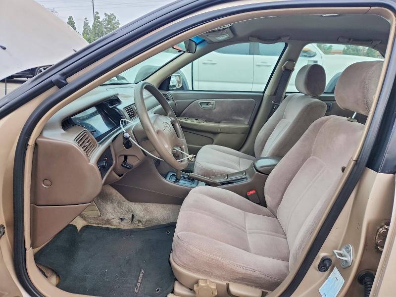 54810086 :رقم المزاد ، 4T1BF22K1WU056768 vin ، 1998 Toyota Camry مزاد بيع