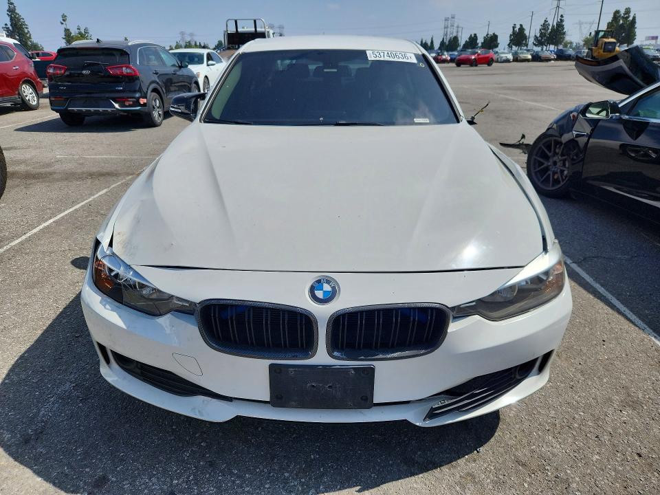 2015 Bmw 320 მანქანა იყიდება აუქციონზე, vin: WBA3B1G53FNT07900, აუქციონის ნომერი: 53740636
