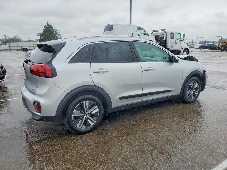 53614786 :رقم المزاد ، KNDCB3LC7L5374692 vin ، 2020 Kia Niro مزاد بيع