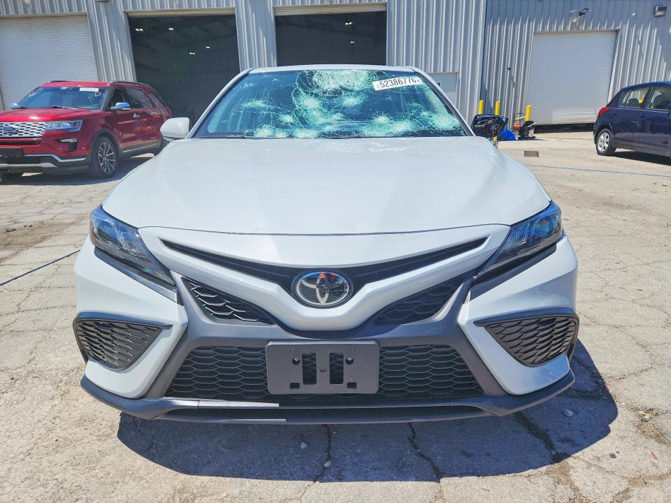 52386776 :رقم المزاد ، 4T1T11AK5PU170501 vin ، 2023 Toyota Camry مزاد بيع