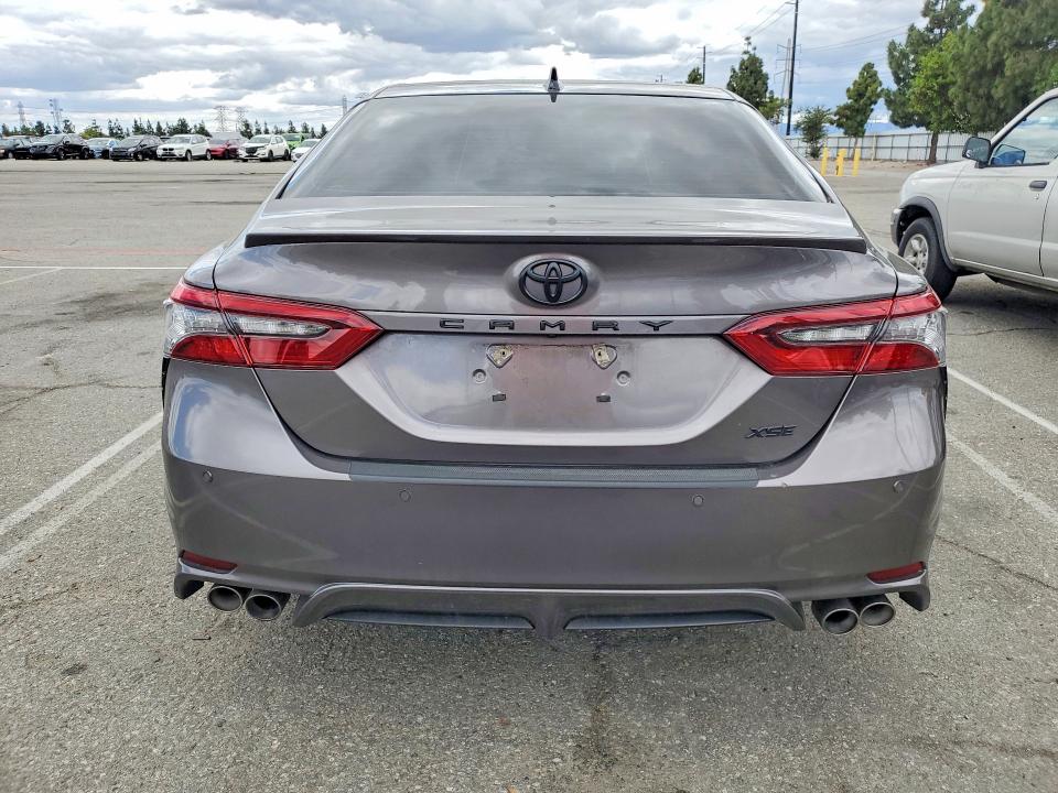 51902296 :رقم المزاد ، 4T1KZ1AK4MU055212 vin ، 2021 Toyota Camry مزاد بيع