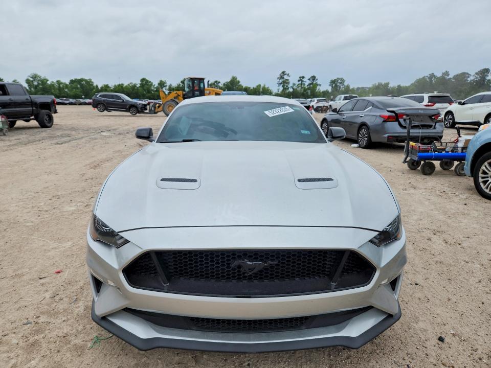 52322626 :رقم المزاد ، 1FA6P8CF6J5137510 vin ، 2018 Ford Mustang مزاد بيع